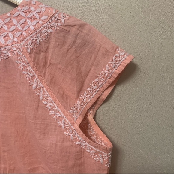 Roller Rabbit Faith Embroidered Cotton Top Size Medium Peach Coral White - Picture 7 of 9